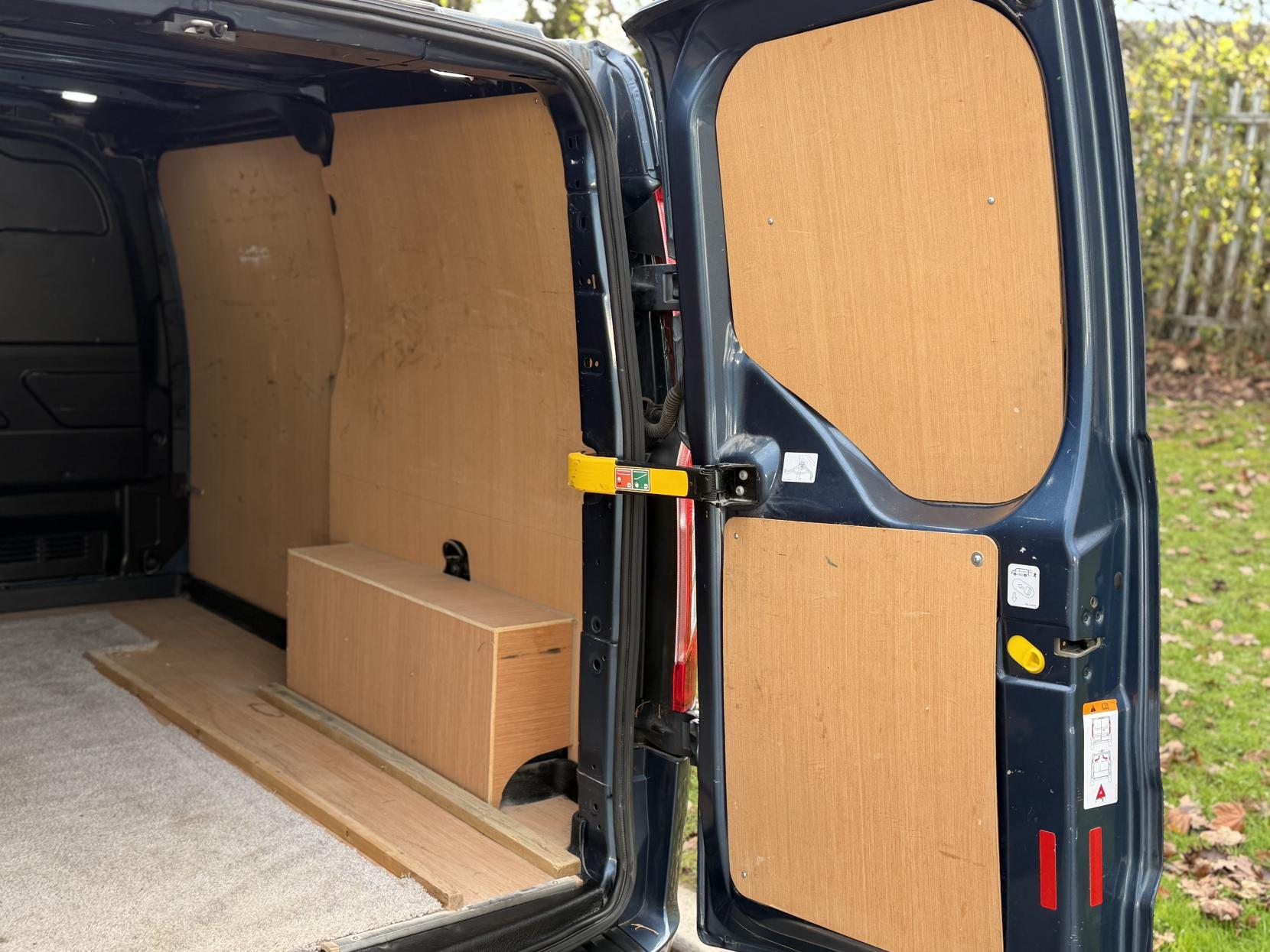 Ford Transit Custom 2.0 280 EcoBlue Limited Panel Van 5dr Diesel Auto L1 H1 Euro 6 (s/s) (130 ps)