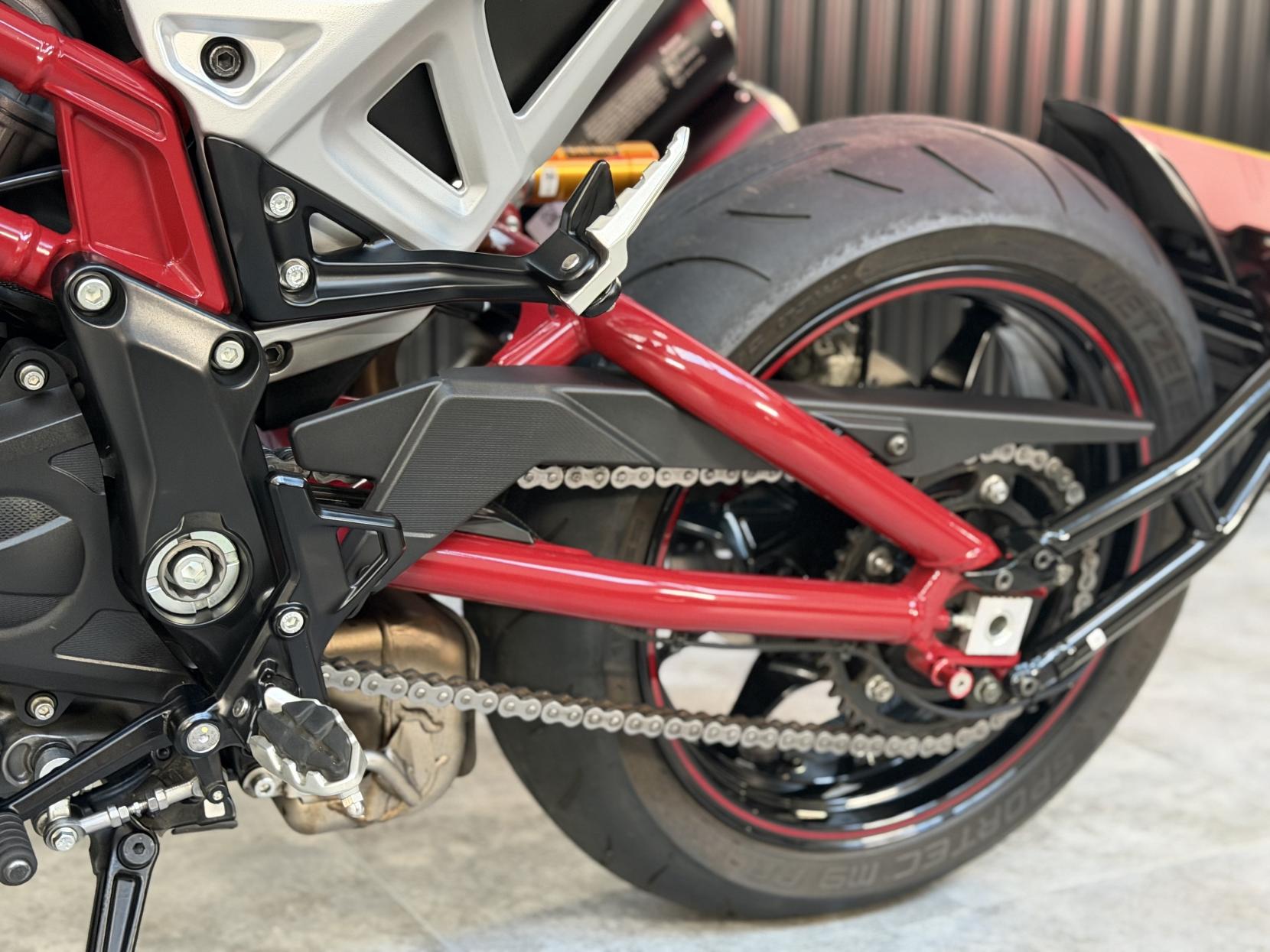 Indian FTR R Carbon 1203 Naked Petrol Manual Euro 5 (125 ps)