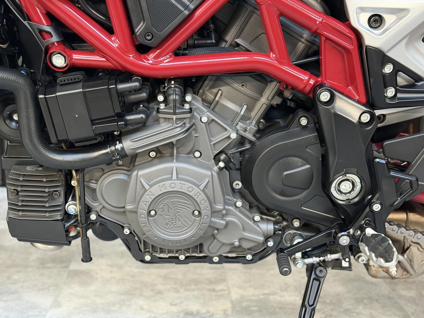 Indian FTR R Carbon 1203 Naked Petrol Manual Euro 5 (125 ps)