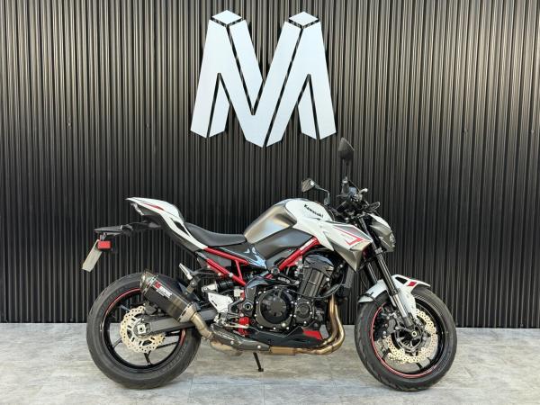 Kawasaki Z900 900 Supernaked Petrol Manual Euro 5 (125 ps)