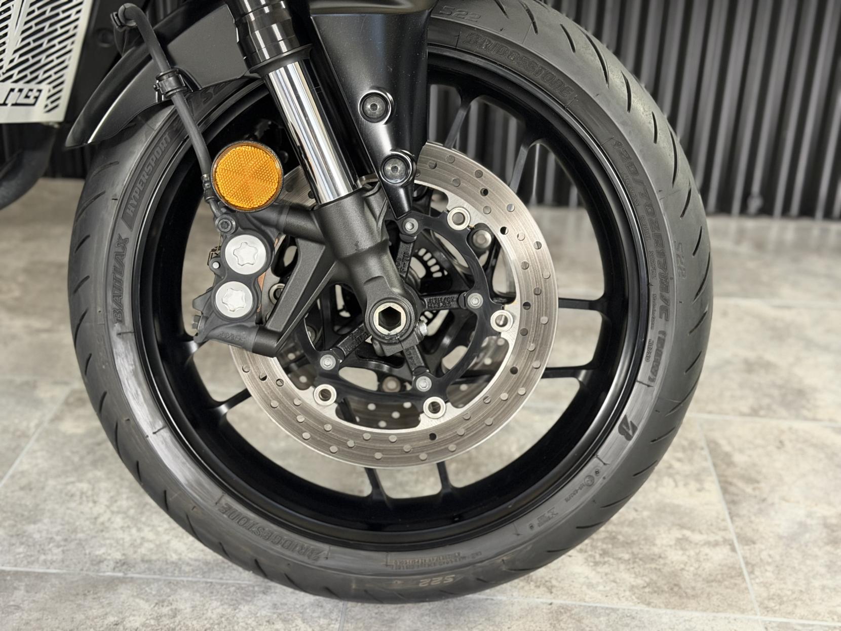 Yamaha MT-09 900 Hyper-naked Petrol Manual Euro 5 (119 ps)