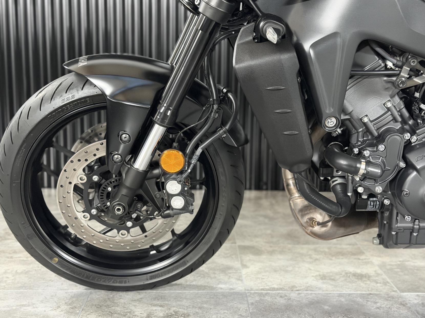 Yamaha MT-09 900 Hyper-naked Petrol Manual Euro 5 (119 ps)