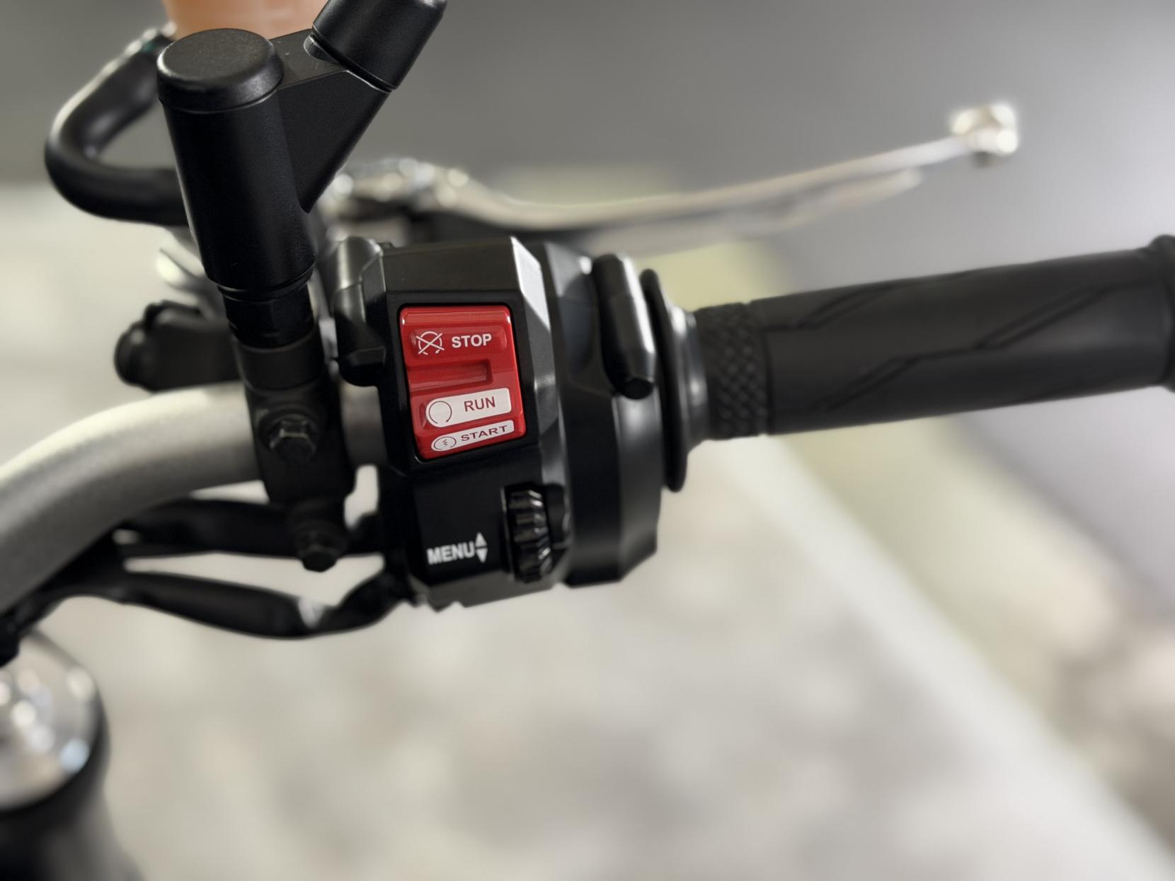 Yamaha MT-09 900 Hyper-naked Petrol Manual Euro 5 (119 ps)