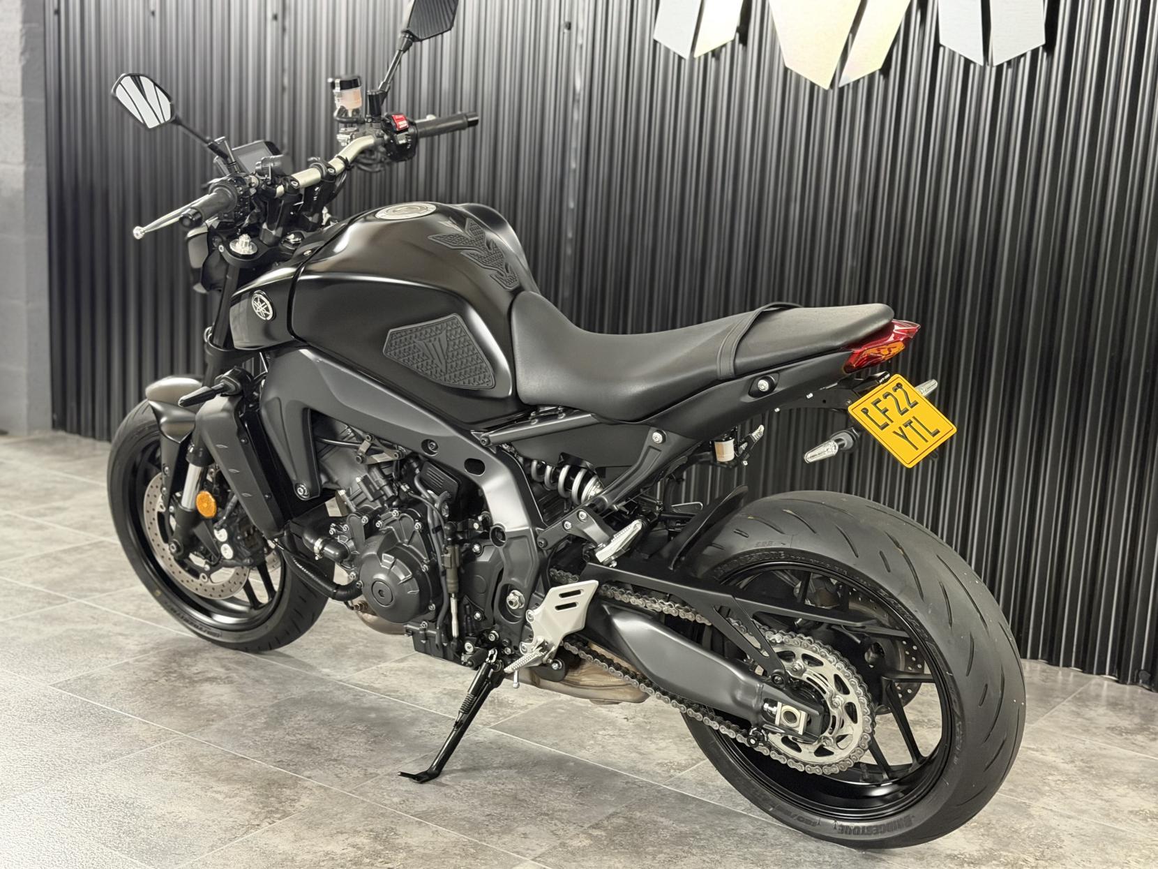 Yamaha MT-09 900 Hyper-naked Petrol Manual Euro 5 (119 ps)