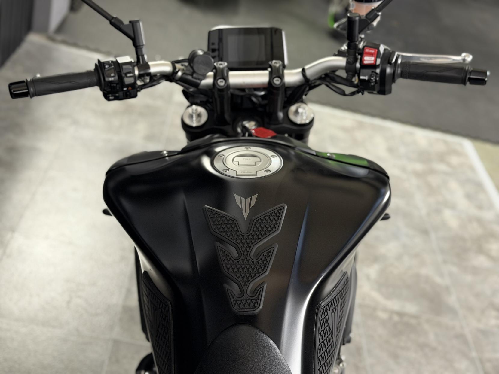 Yamaha MT-09 900 Hyper-naked Petrol Manual Euro 5 (119 ps)