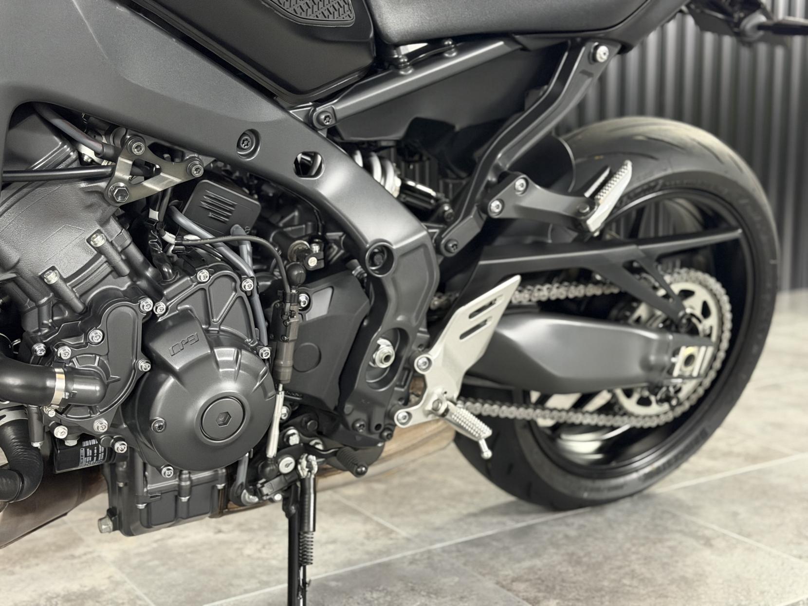 Yamaha MT-09 900 Hyper-naked Petrol Manual Euro 5 (119 ps)