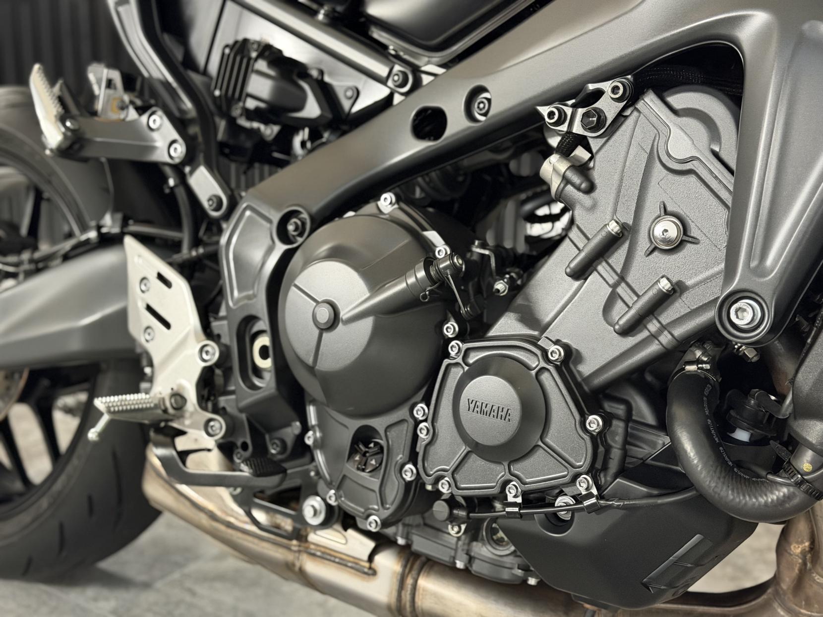 Yamaha MT-09 900 Hyper-naked Petrol Manual Euro 5 (119 ps)
