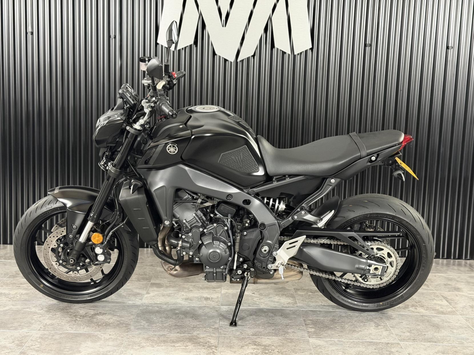 Yamaha MT-09 900 Hyper-naked Petrol Manual Euro 5 (119 ps)