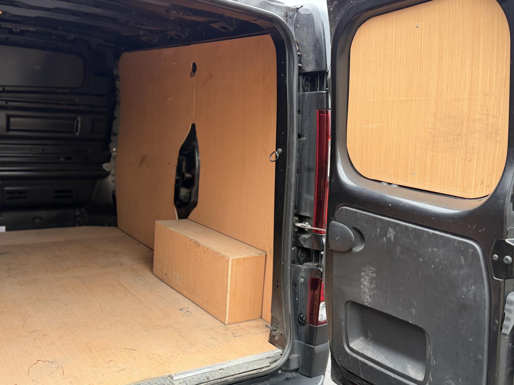 Renault Trafic 2.0 dCi ENERGY 28 Sport Panel Van 5dr Diesel EDC SWB Standard Roof Euro 6 (s/s) (145 ps)