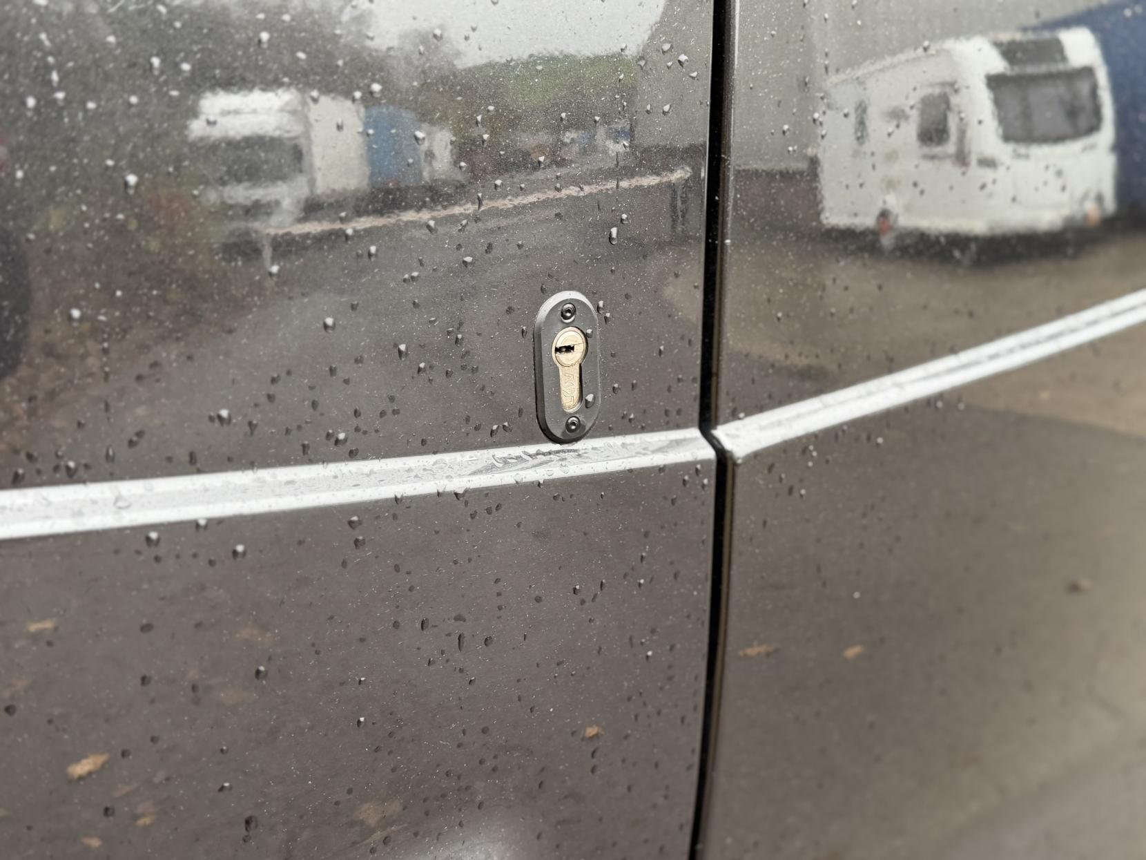 Renault Trafic 2.0 dCi ENERGY 28 Sport Panel Van 5dr Diesel EDC SWB Standard Roof Euro 6 (s/s) (145 ps)