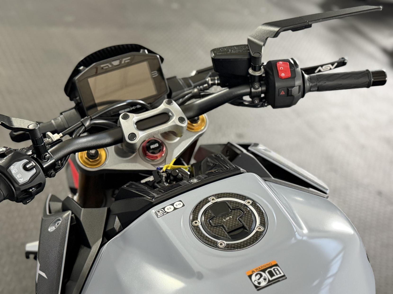 Suzuki GSX-S1000 1000 Naked Petrol Manual Euro 5 (152 ps)