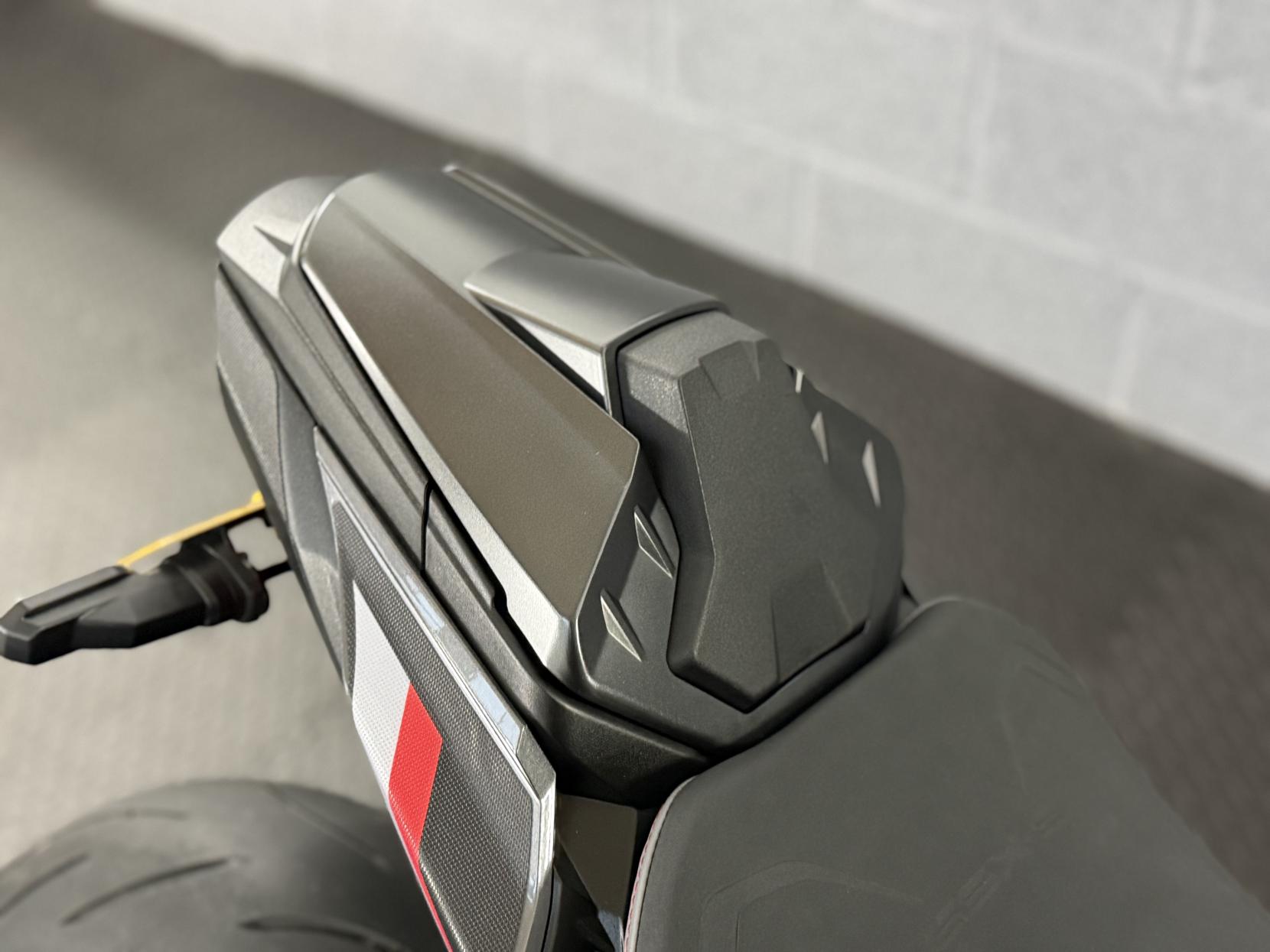 Suzuki GSX-S1000 1000 Naked Petrol Manual Euro 5 (152 ps)