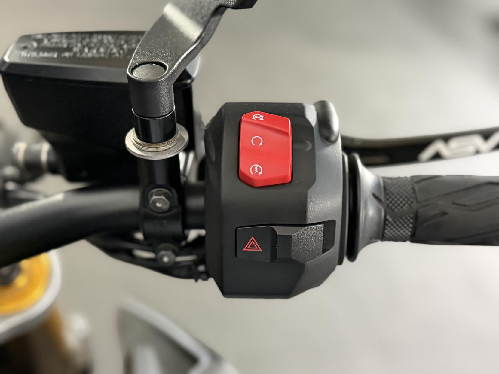 Suzuki GSX-S1000 1000 Naked Petrol Manual Euro 5 (152 ps)