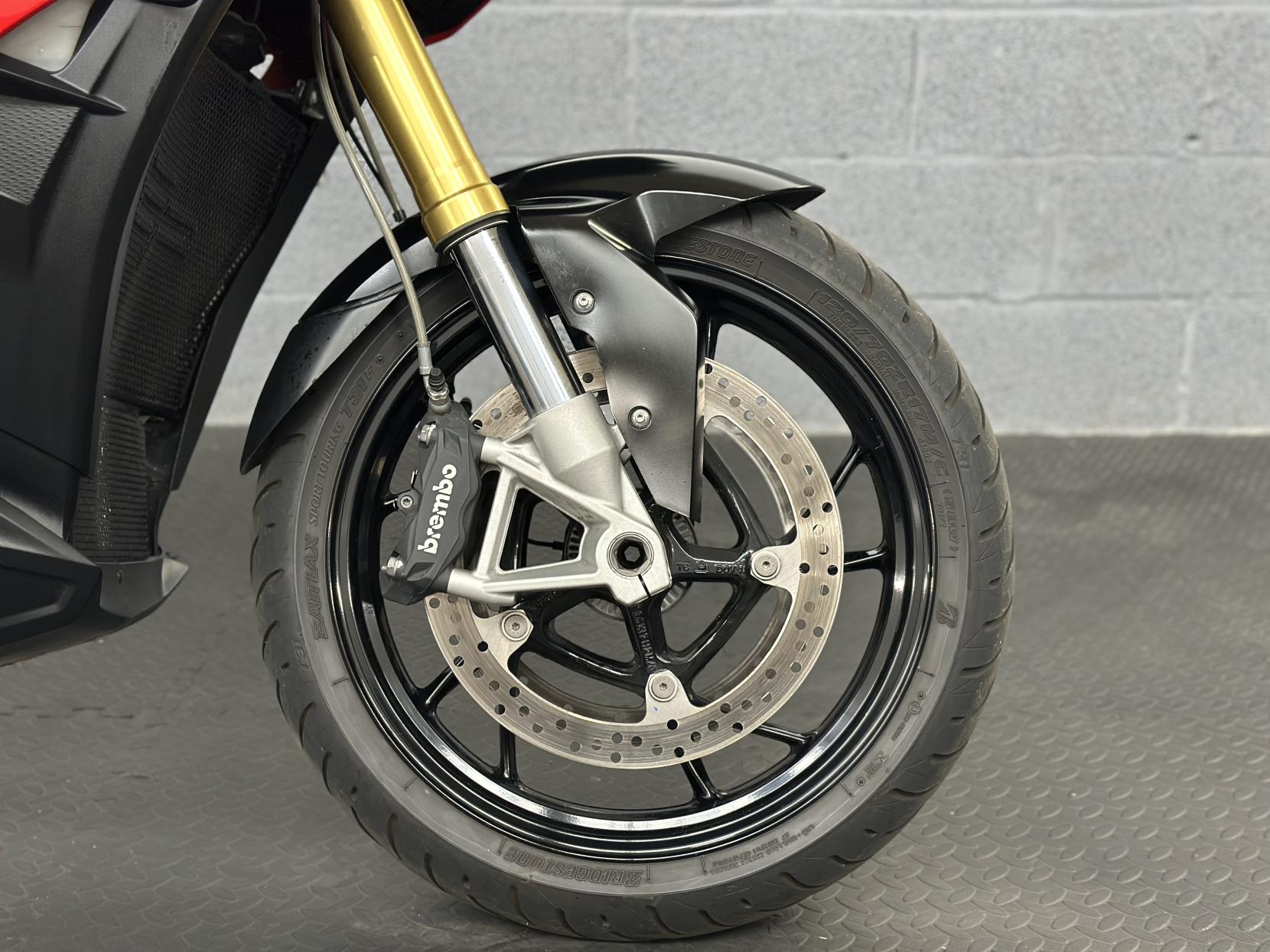 BMW S 1000 XR 1000 Sports Tourer Petrol Manual (164 ps)