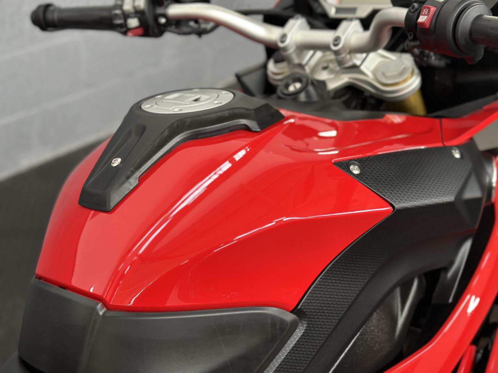 BMW S 1000 XR 1000 Sports Tourer Petrol Manual (164 ps)