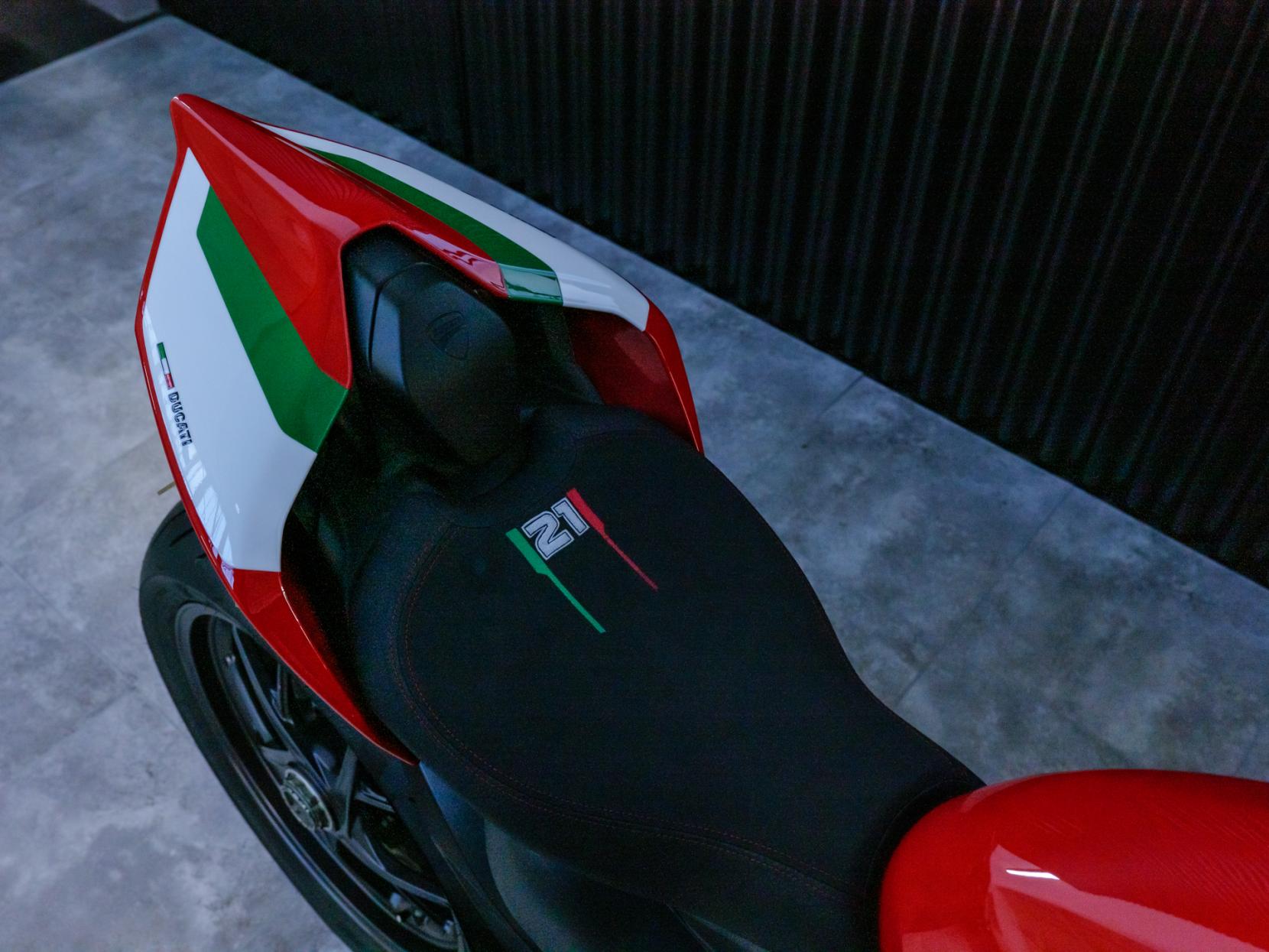 Ducati Panigale V2 955 Super Sports Petrol Manual Euro 5 (155 ps)