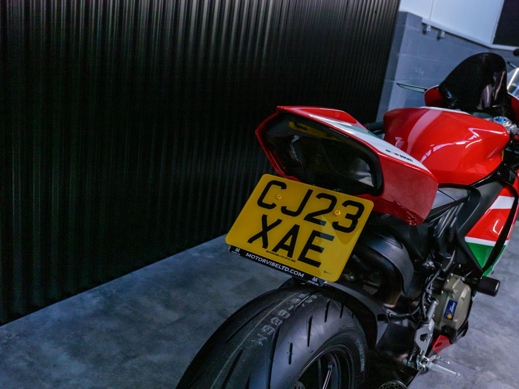 Ducati Panigale V2 955 Super Sports Petrol Manual Euro 5 (155 ps)