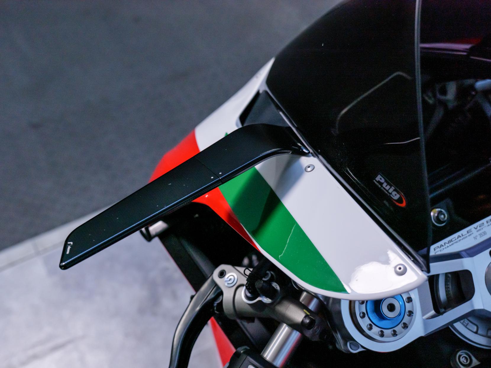 Ducati Panigale V2 955 Super Sports Petrol Manual Euro 5 (155 ps)