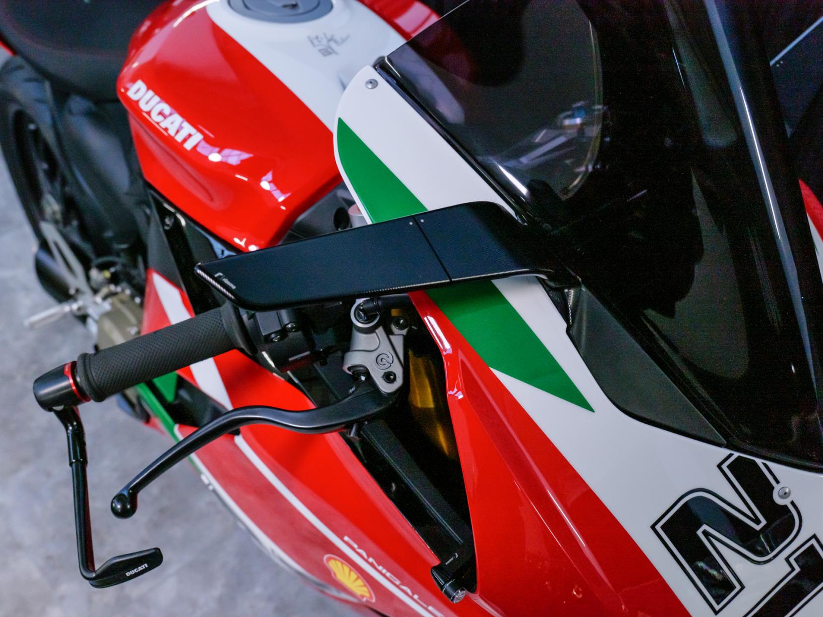 Ducati Panigale V2 955 Super Sports Petrol Manual Euro 5 (155 ps)