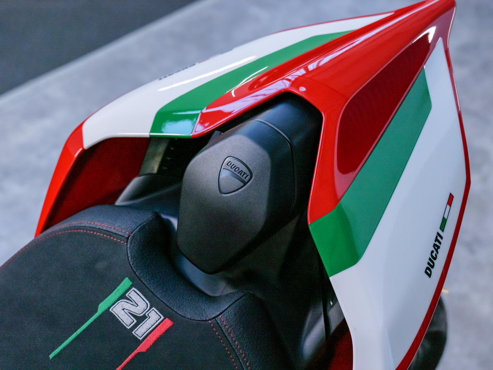 Ducati Panigale V2 955 Super Sports Petrol Manual Euro 5 (155 ps)