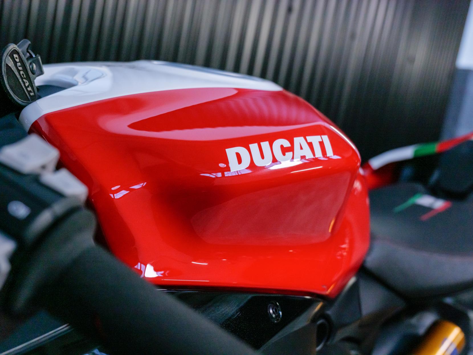 Ducati Panigale V2 955 Super Sports Petrol Manual Euro 5 (155 ps)