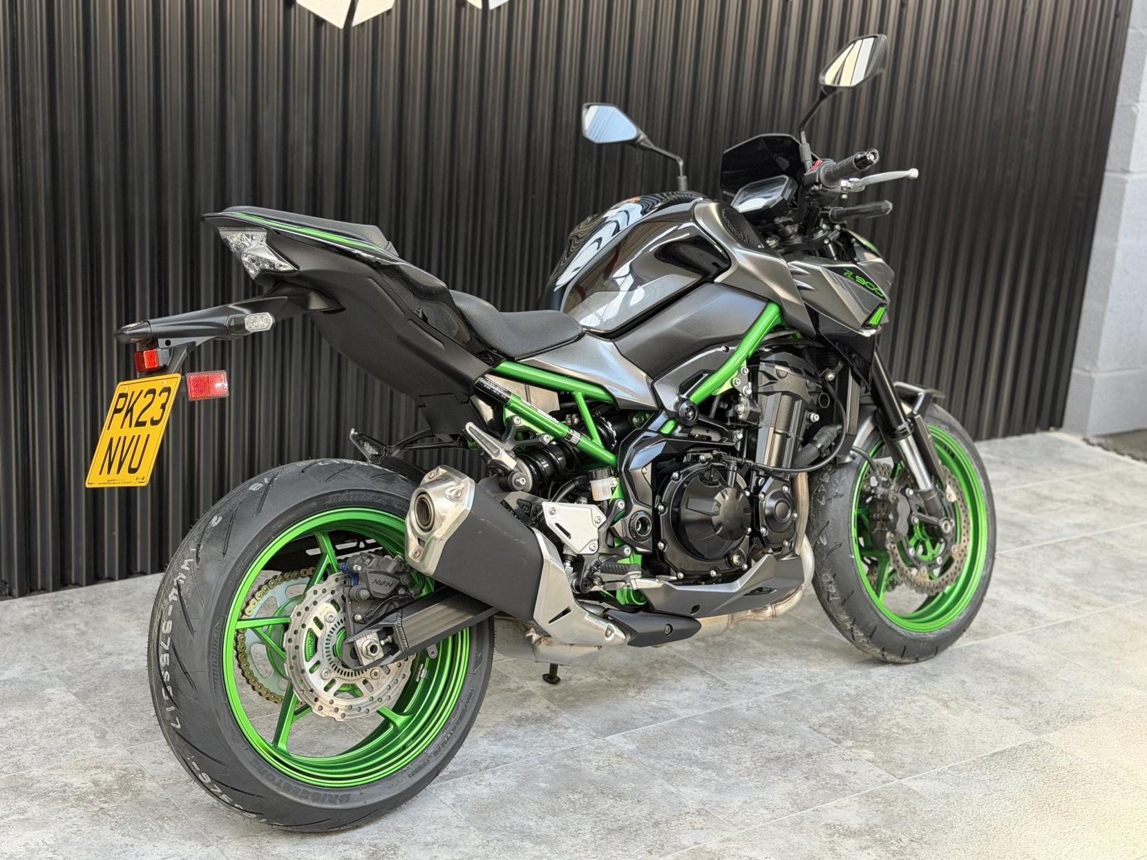 Kawasaki Z900 900 Supernaked Petrol Manual Euro 5 (125 ps)