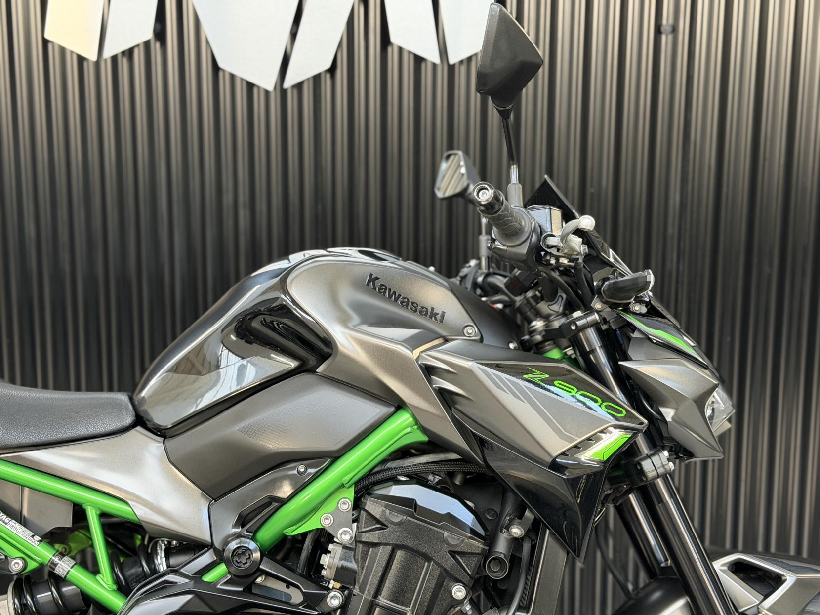 Kawasaki Z900 900 Supernaked Petrol Manual Euro 5 (125 ps)