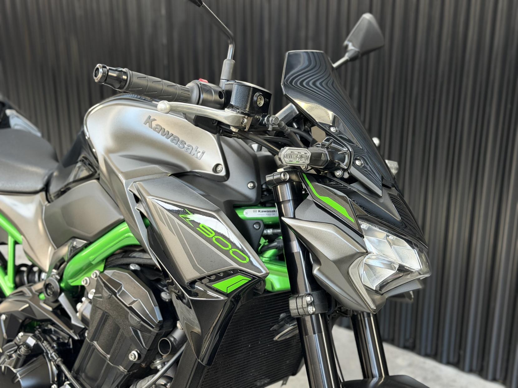 Kawasaki Z900 900 Supernaked Petrol Manual Euro 5 (125 ps)