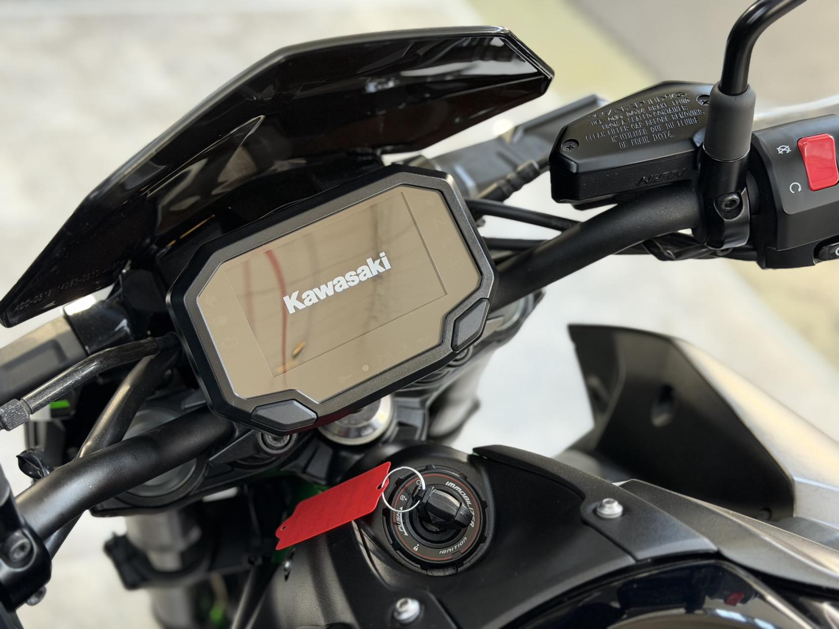 Kawasaki Z900 900 Supernaked Petrol Manual Euro 5 (125 ps)