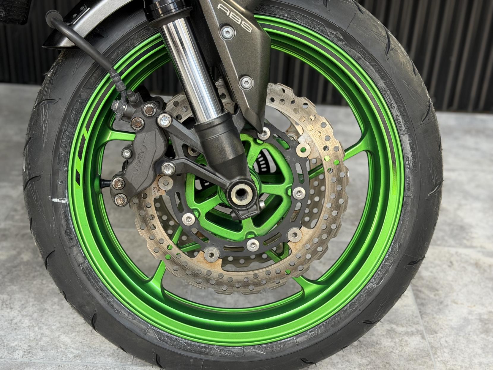 Kawasaki Z900 900 Supernaked Petrol Manual Euro 5 (125 ps)