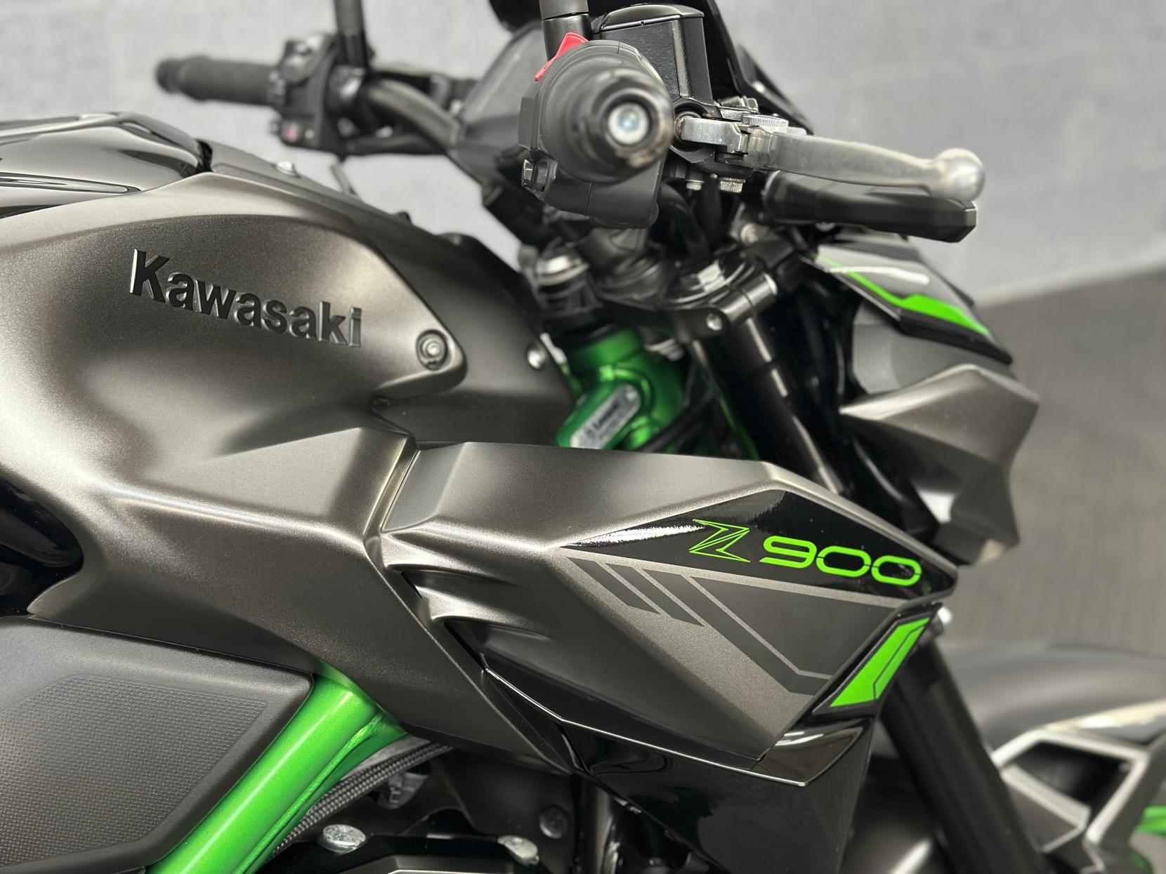 Kawasaki Z900 900 Supernaked Petrol Manual Euro 5 (125 ps)