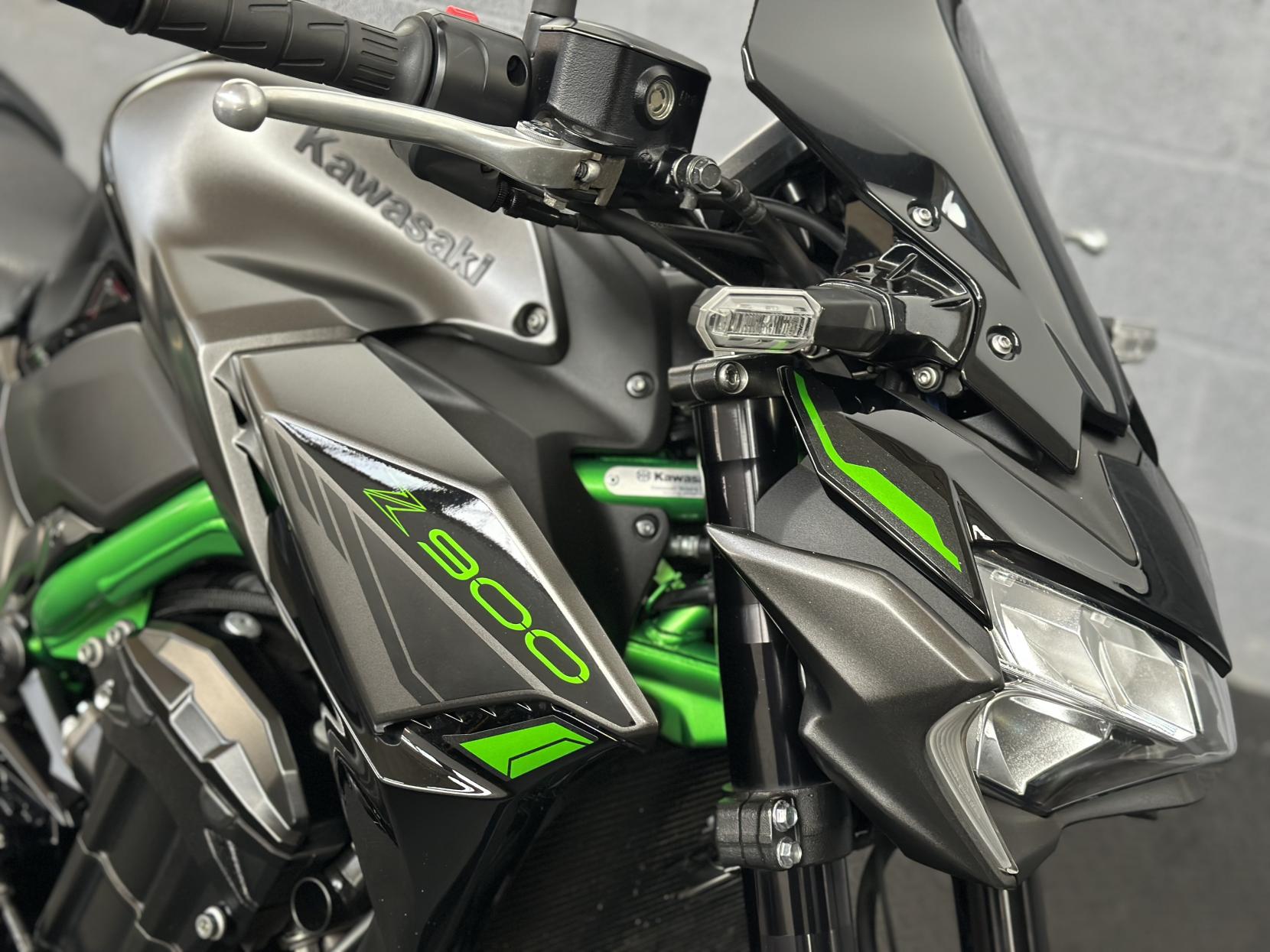 Kawasaki Z900 900 Supernaked Petrol Manual Euro 5 (125 ps)