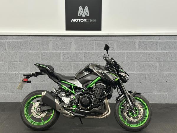 Kawasaki Z900 900 Supernaked Petrol Manual Euro 5 (125 ps)