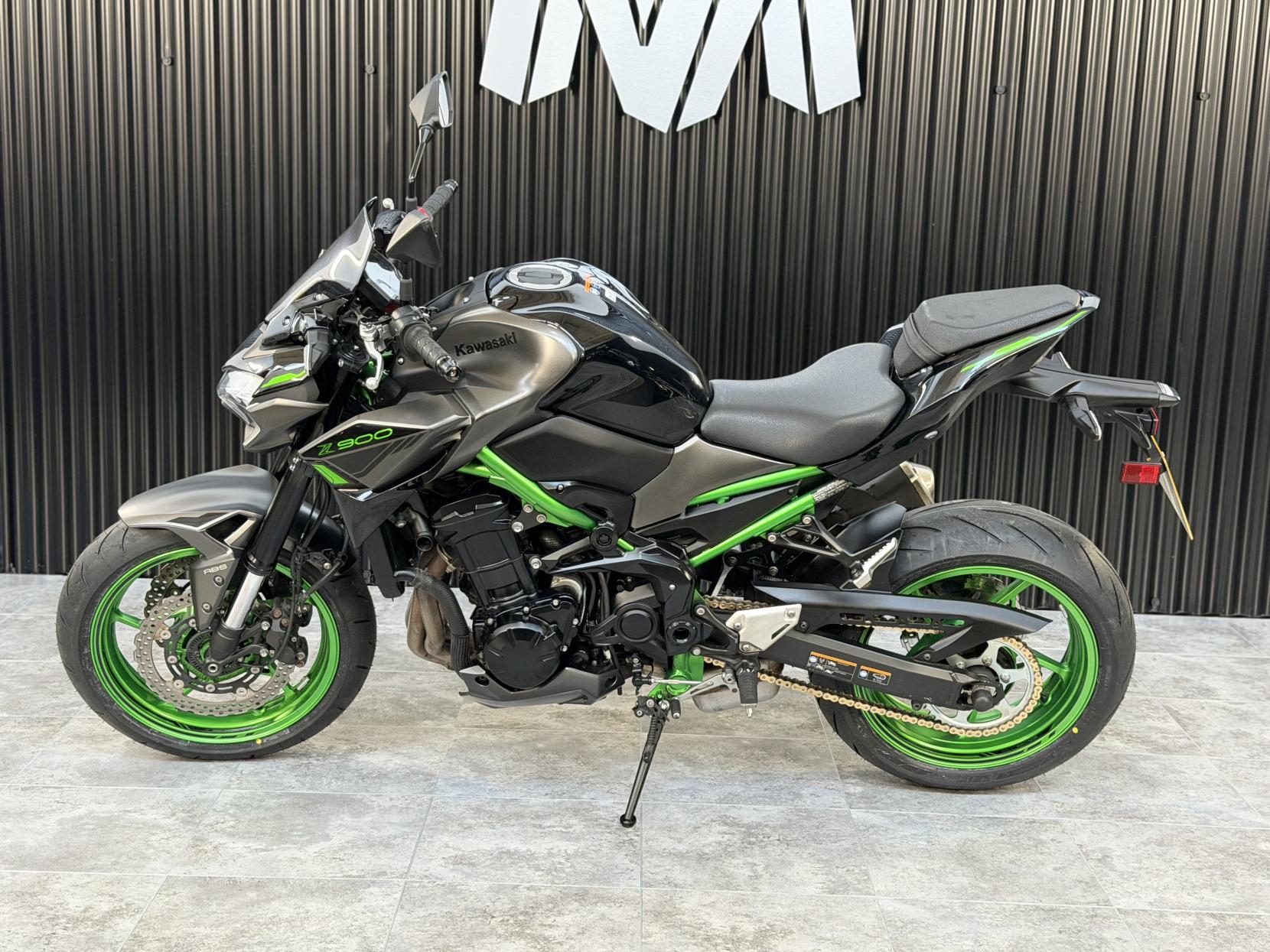 Kawasaki Z900 900 Supernaked Petrol Manual Euro 5 (125 ps)