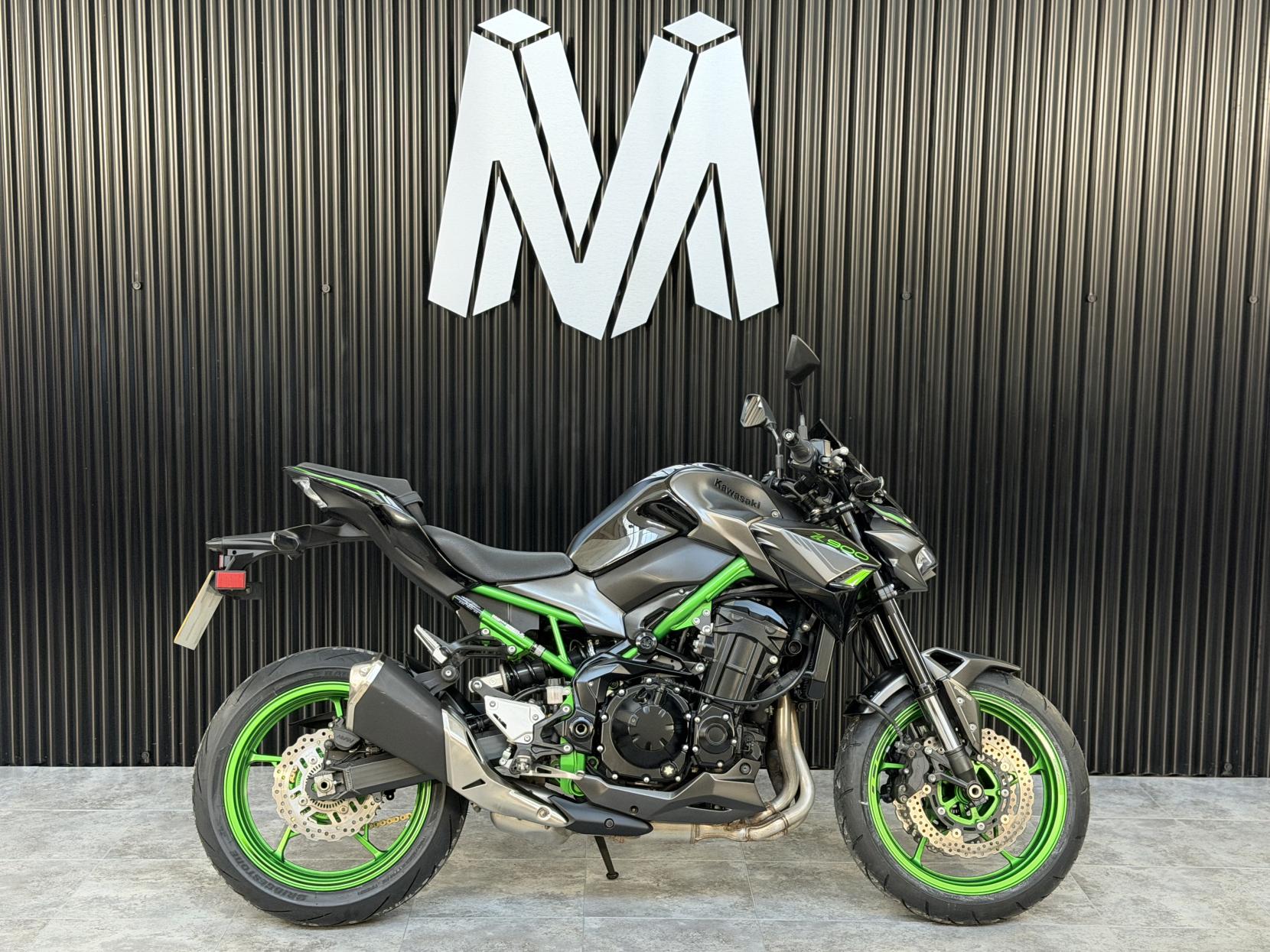 Kawasaki Z900 900 Supernaked Petrol Manual Euro 5 (125 ps)