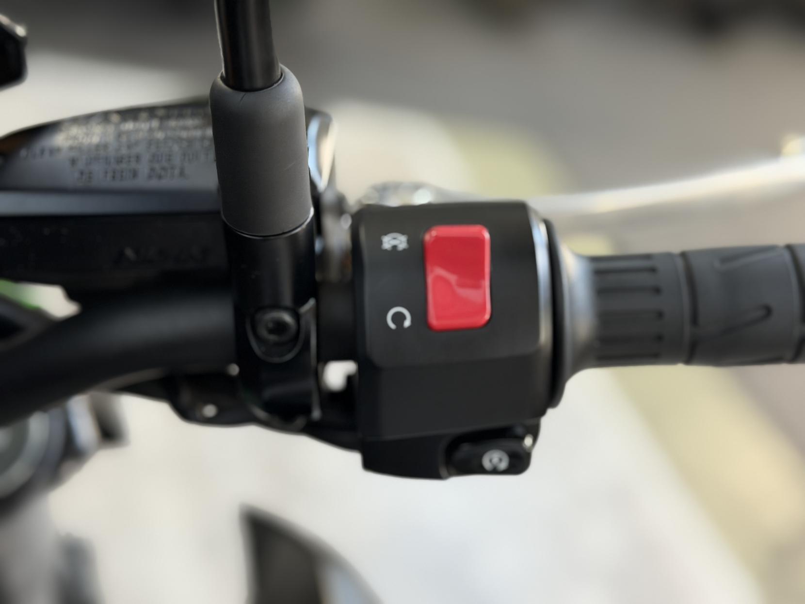 Kawasaki Z900 900 Supernaked Petrol Manual Euro 5 (125 ps)