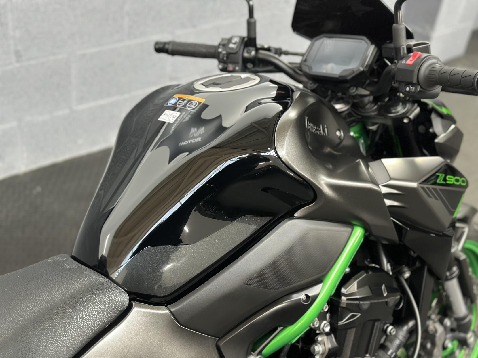Kawasaki Z900 900 Supernaked Petrol Manual Euro 5 (125 ps)