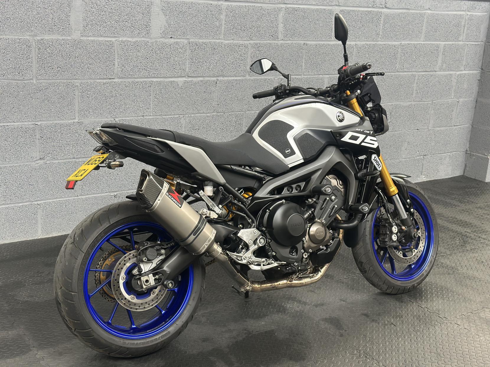 Yamaha MT-09 900 SP Naked Petrol Manual Euro 4 (115 ps)