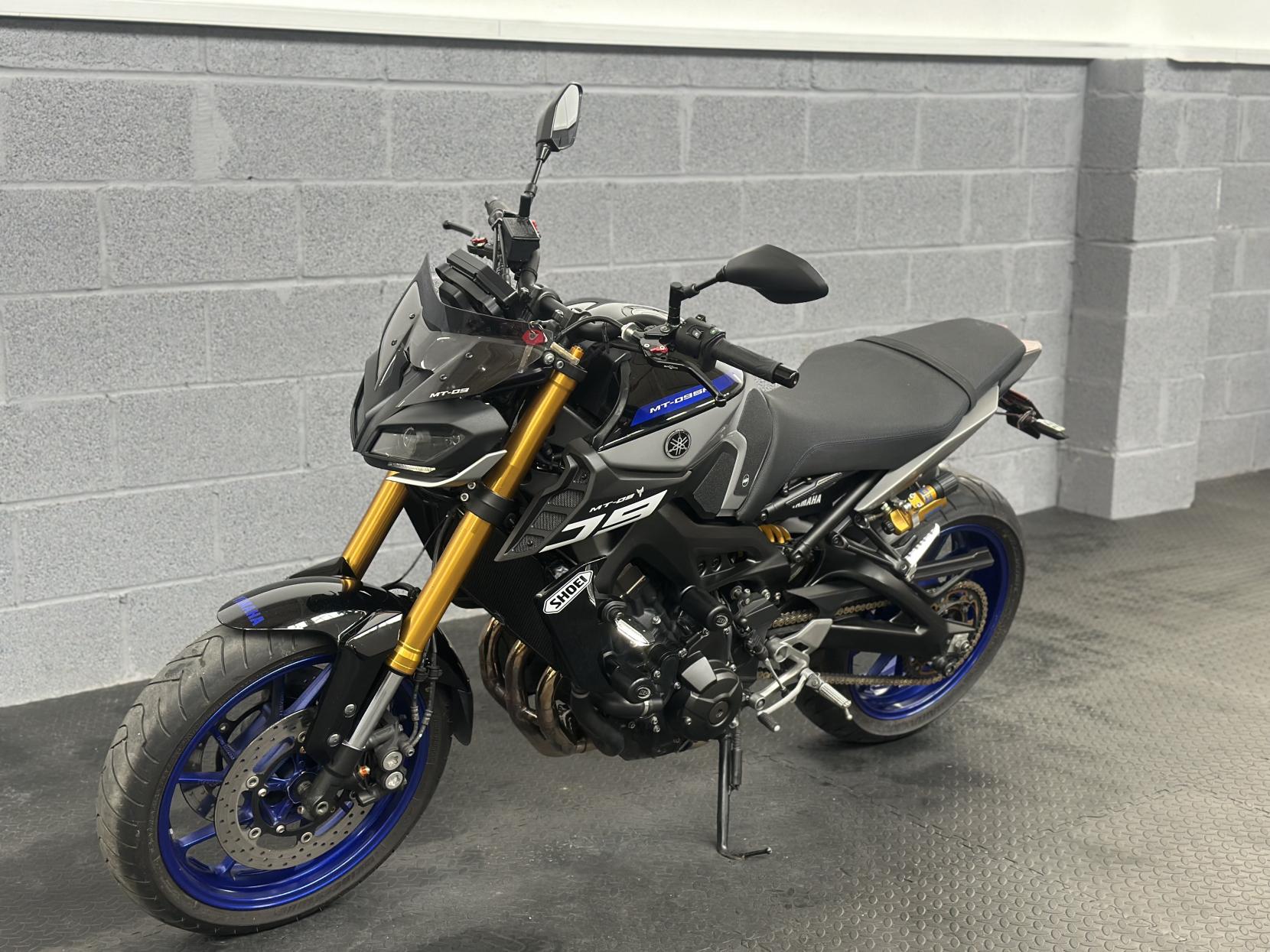 Yamaha MT-09 900 SP Naked Petrol Manual Euro 4 (115 ps)