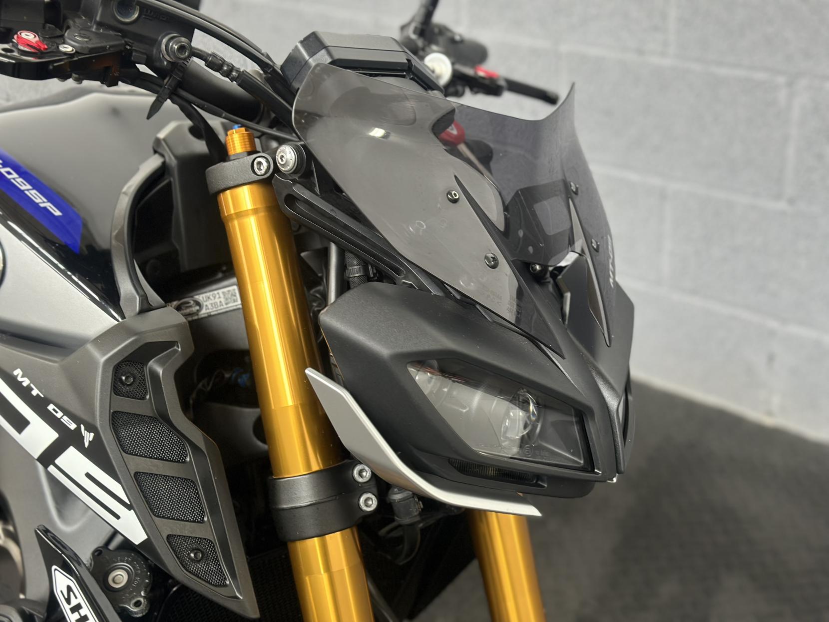 Yamaha MT-09 900 SP Naked Petrol Manual Euro 4 (115 ps)