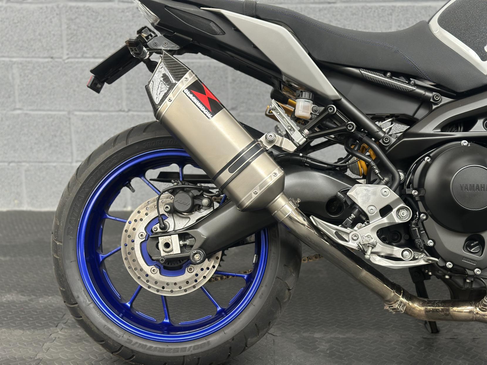 Yamaha MT-09 900 SP Naked Petrol Manual Euro 4 (115 ps)