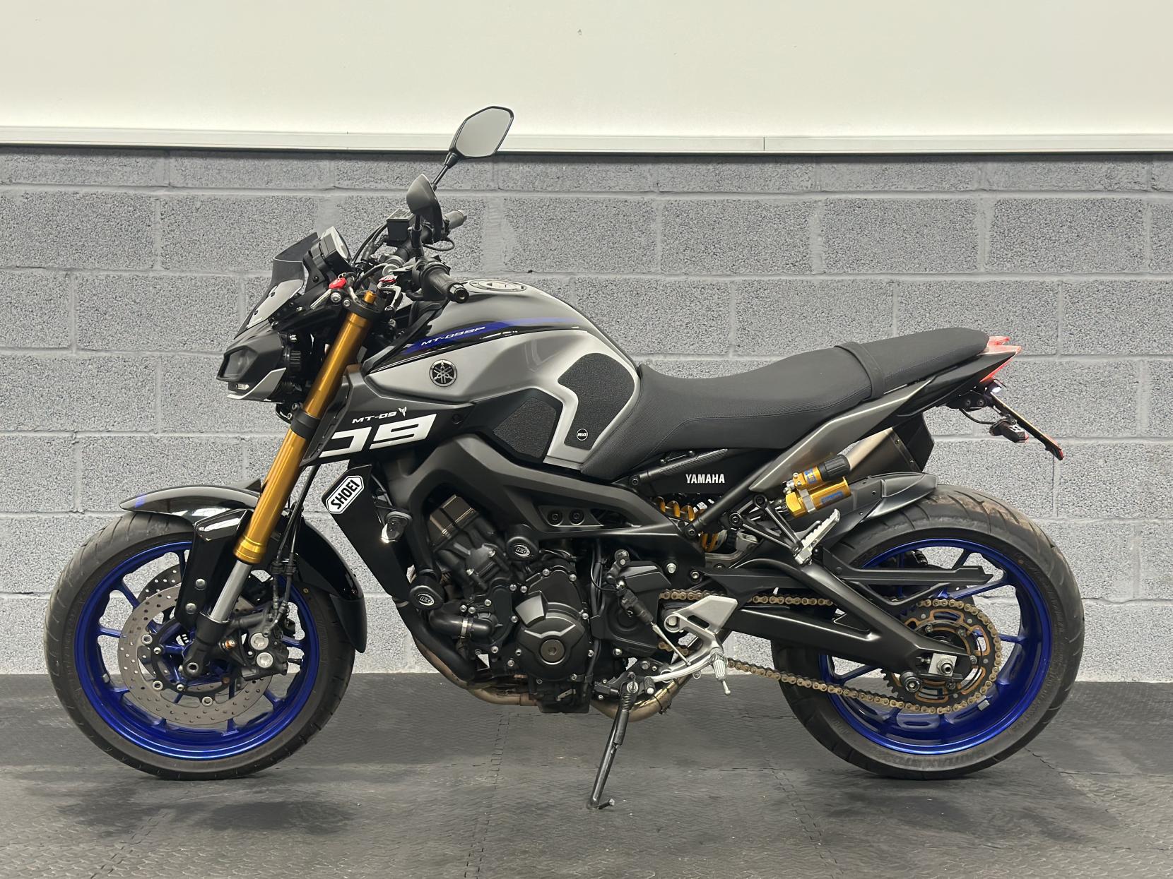 Yamaha MT-09 900 SP Naked Petrol Manual Euro 4 (115 ps)