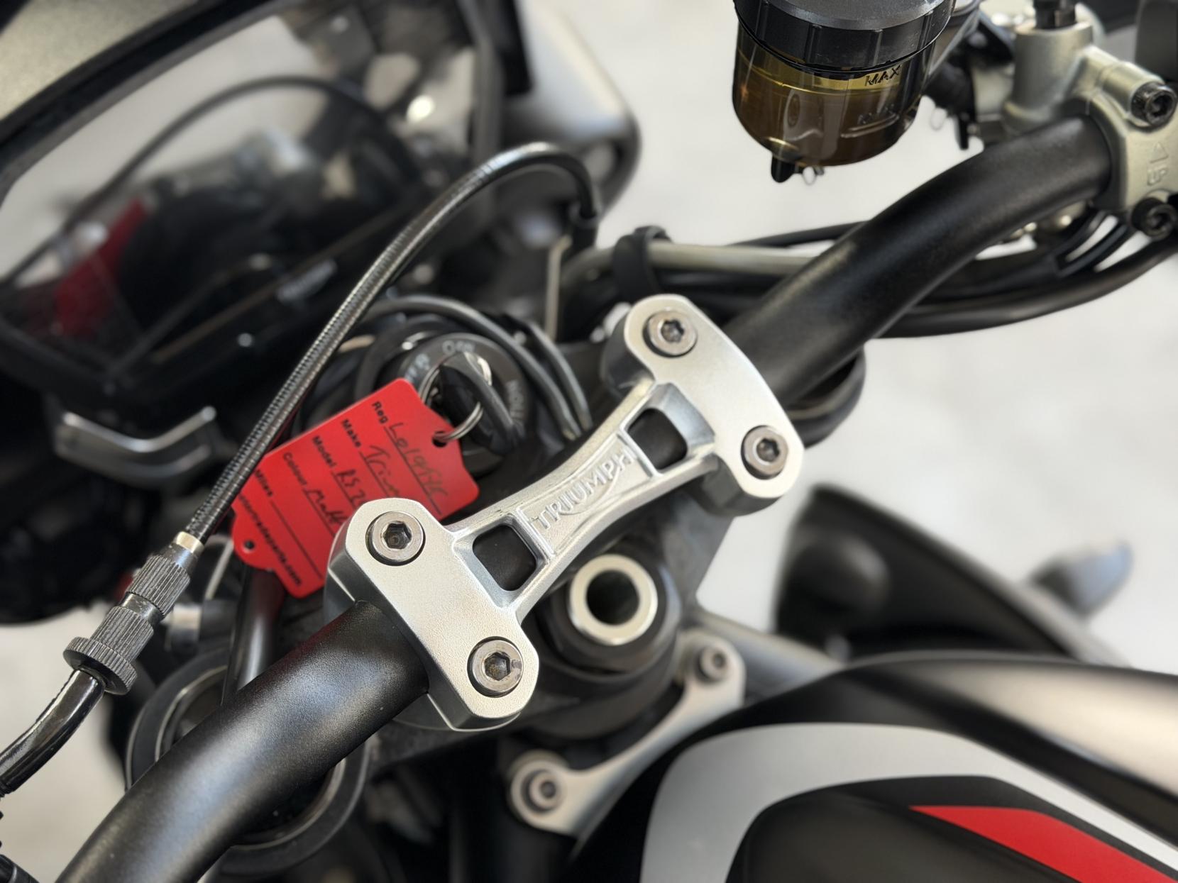 Triumph Street Triple 765 765 RS Naked Petrol Manual X-ring Euro 4 (122 ps)