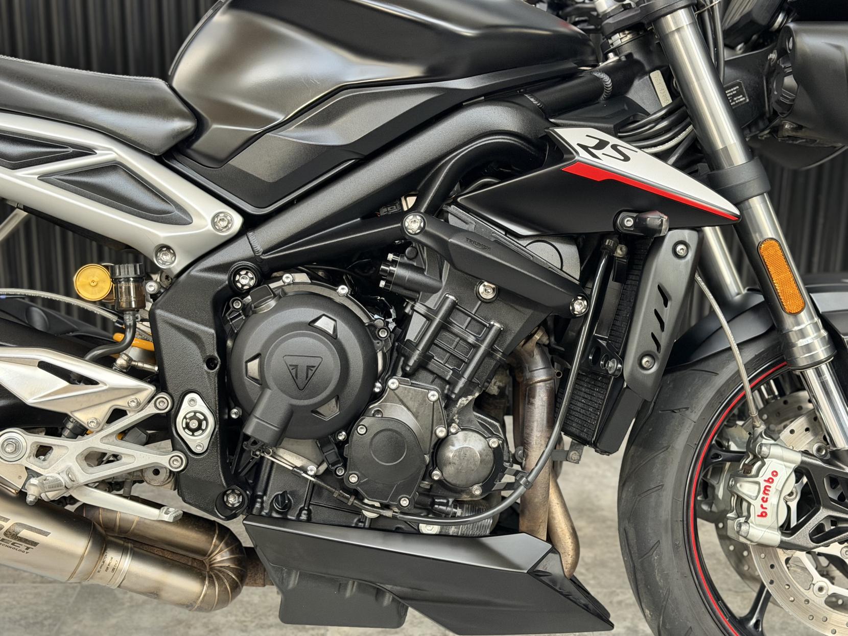 Triumph Street Triple 765 765 RS Naked Petrol Manual X-ring Euro 4 (122 ps)