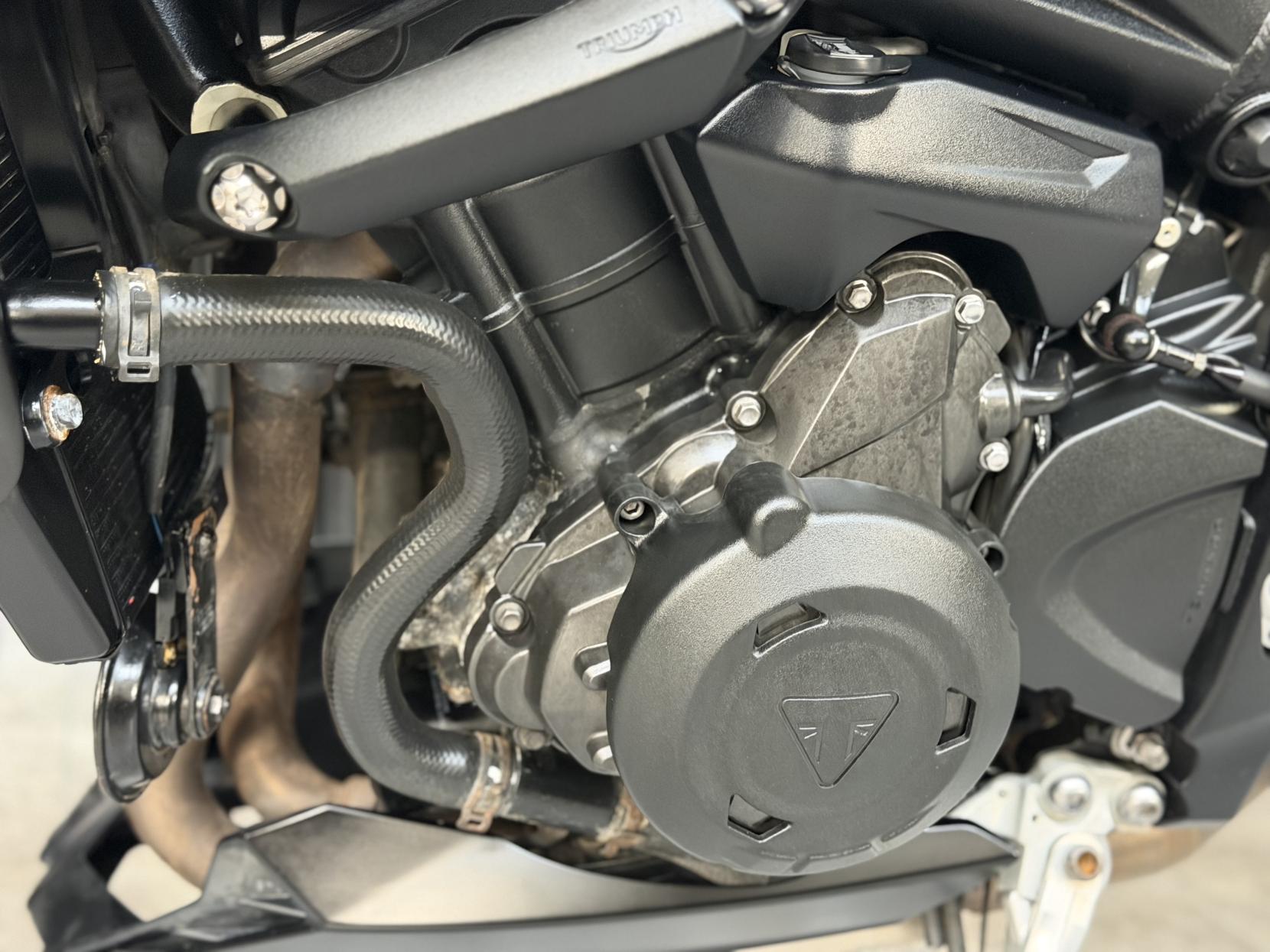 Triumph Street Triple 765 765 RS Naked Petrol Manual X-ring Euro 4 (122 ps)