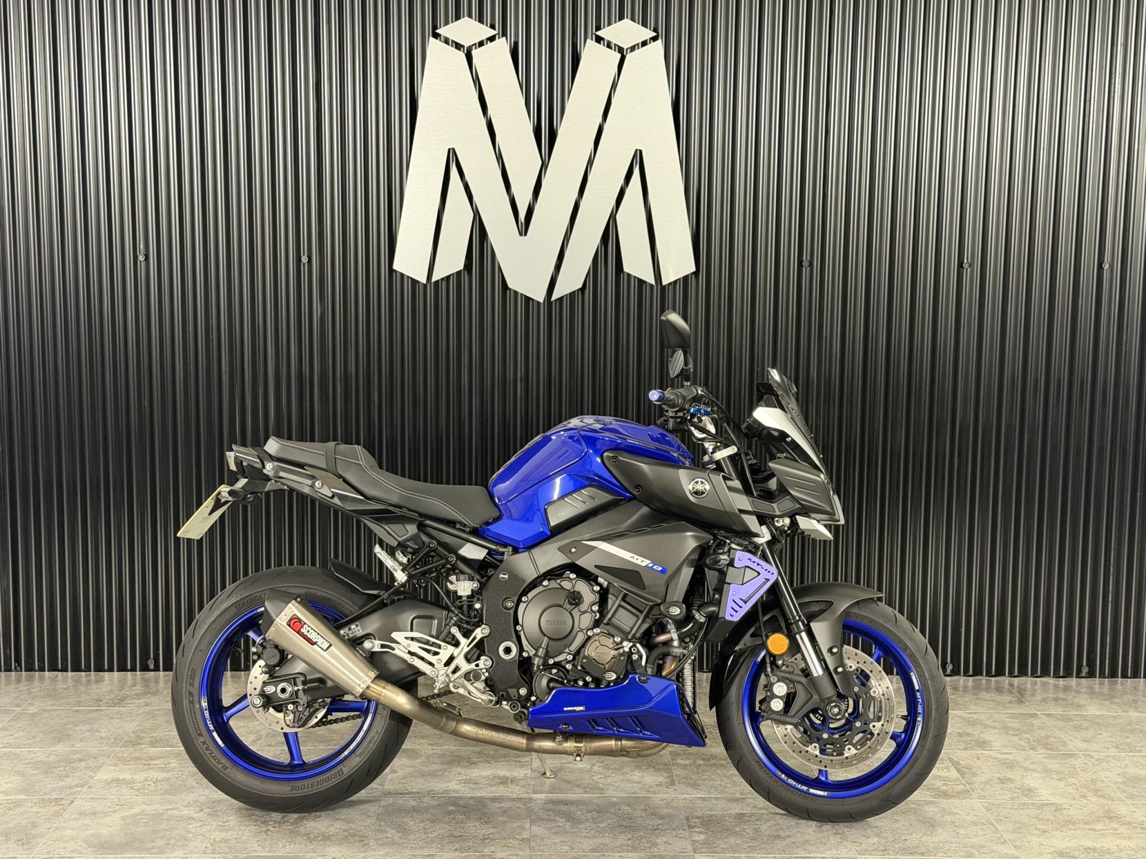 Yamaha MT-10 1000 Hyper-naked Petrol Manual Euro 4 (160 ps)