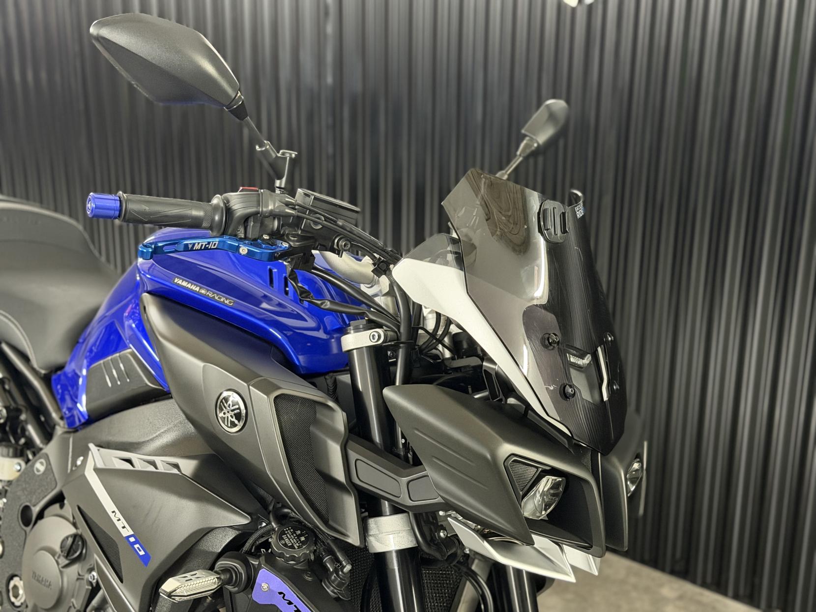 Yamaha MT-10 1000 Hyper-naked Petrol Manual Euro 4 (160 ps)