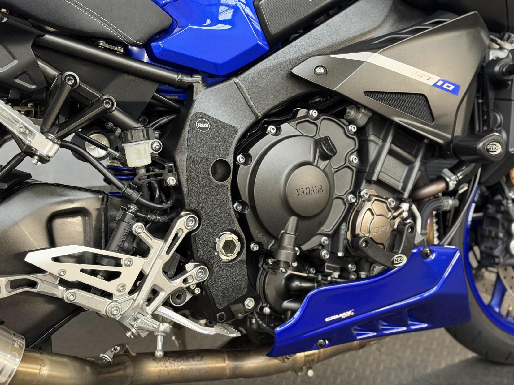 Yamaha MT-10 1000 Hyper-naked Petrol Manual Euro 4 (160 ps)