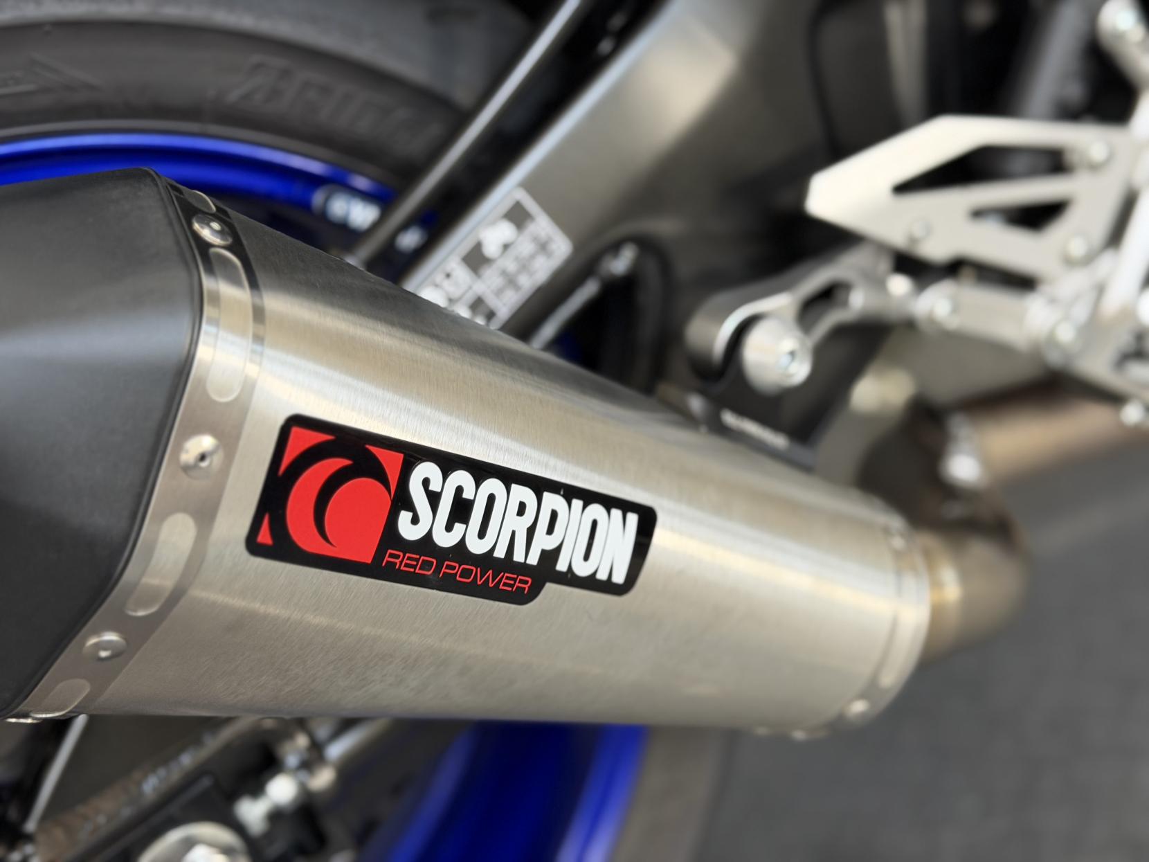 Yamaha MT-10 1000 Hyper-naked Petrol Manual Euro 4 (160 ps)