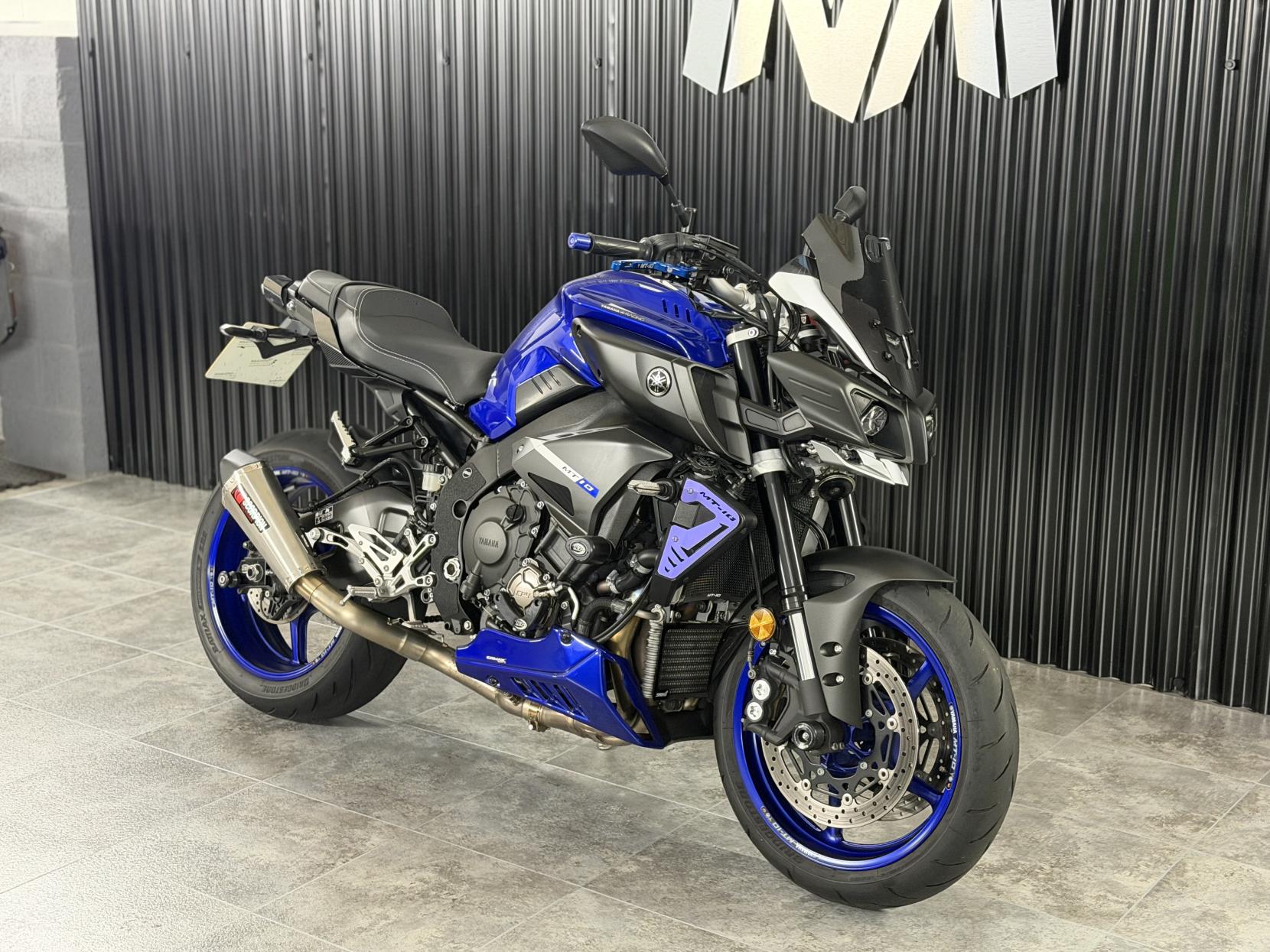 Yamaha MT-10 1000 Hyper-naked Petrol Manual Euro 4 (160 ps)